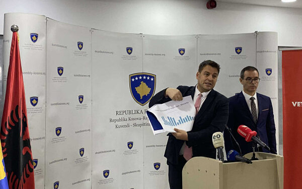 Muja: Numri i kontratave të negociuara ka shënuar rënie gjatë qeverisjes Kurti