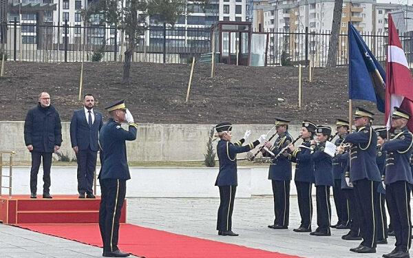 Maqedonci pret me ceremoni zyrtare homologun e Letonisë