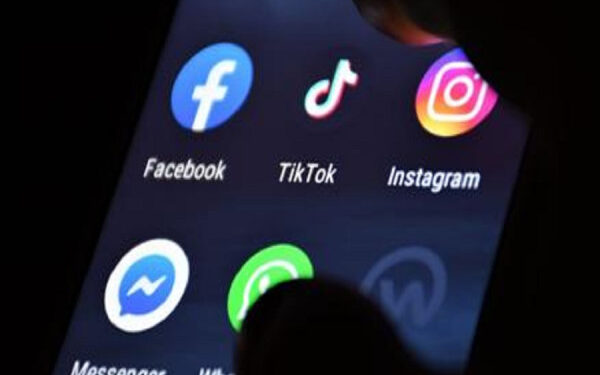 ​“Kjo është për t’u frikësuar”, prindërit në hall me sfidat e Tiktok-ut