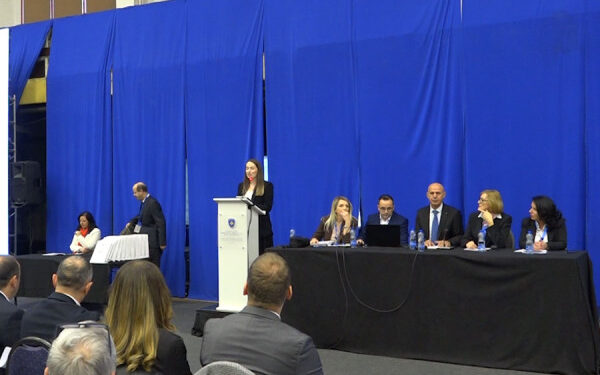 Licencohen mbi 900 inxhinierë në Kosovë