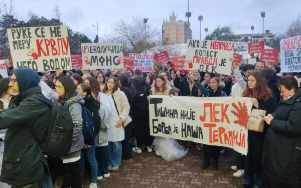 ​Mjekët filluan një peticion në Serbi, mbështesin studentët dhe kërkesat e tyre