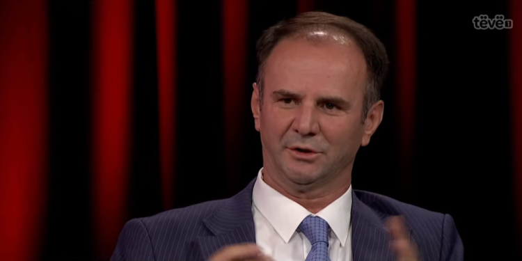 Bastiset shtëpia e Hajredin Kuqit