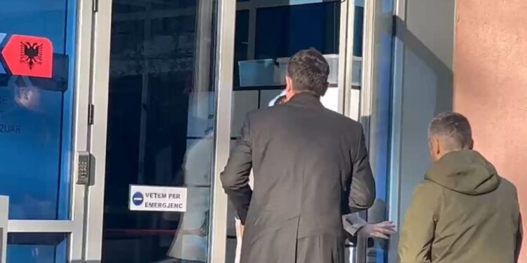 Erion Veliaj paraqitet në SPAK, për hetimin për korrupsion