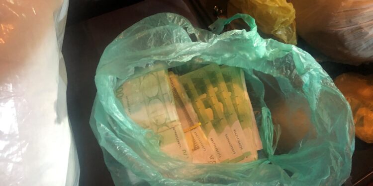 Policia konfiskon afro 23 mijë euro të padeklaruara në Bërnjak