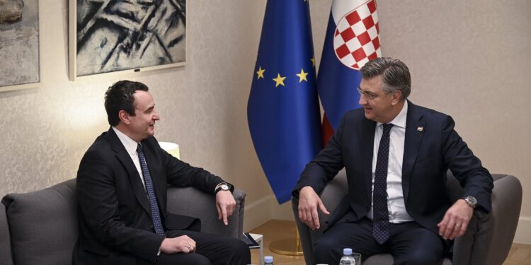 Kurti në takimin me Plenkoviq: E informova për situatën e sigurisë pas sulmit terrorist të 29 nëntorit