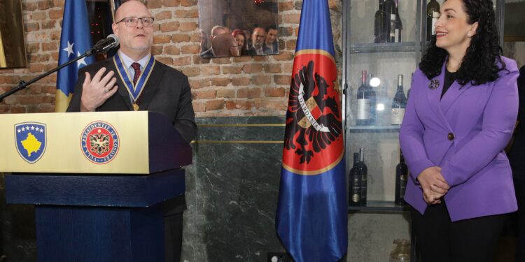 Hovenier: Ka qenë privilegj i madh të shërbej si ambasador i SHBA-së në Kosovë