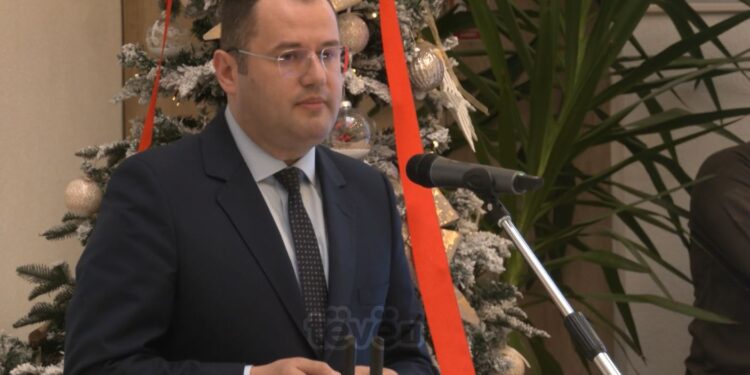 Vuçiq në presion nga protestat a mund të inskenohen tensione në Kosovë?