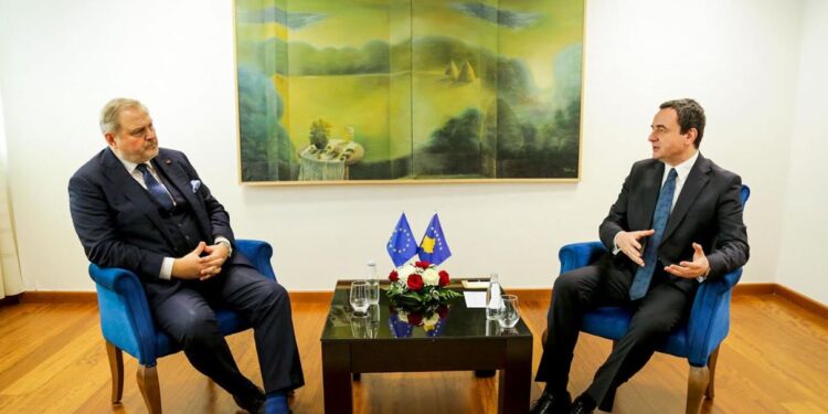 Kurti në takim me eurodeputetin Terras kërkon heqjen e masave ndaj Kosovës