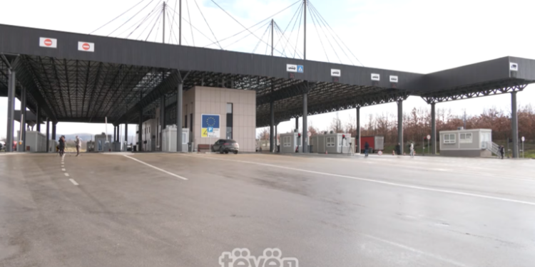 Kjo është gjendja në pikë-kalimet kufitare, s’ka pritje