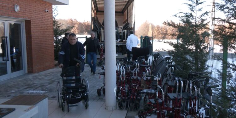 Mërgimtari për herë të dytë brenda vitit dhuron donacion në QMF-në e Xërxës së Rahovecit