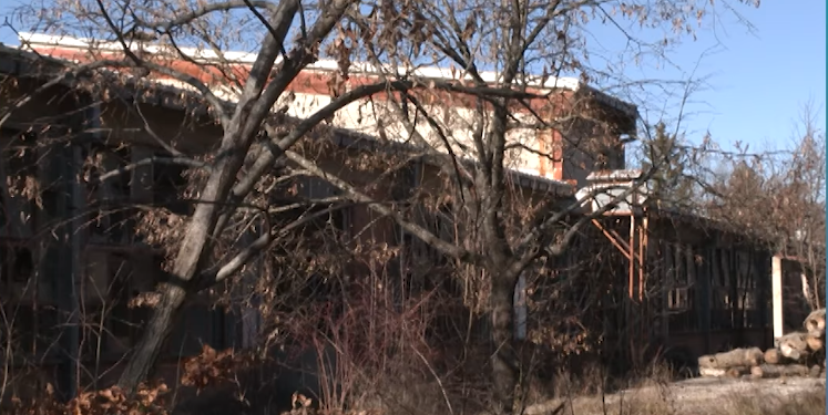 “Puna e rëndë nuk ka qenë aspak” – flet punëtor i ish-fabrikës së Municionit në Skenderaj