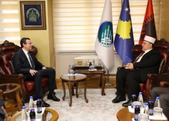 Kurti takon myftiun Tërnava, përgëzon BIK-un për ruajtjen e harmonisë fetare dhe kombëtare
