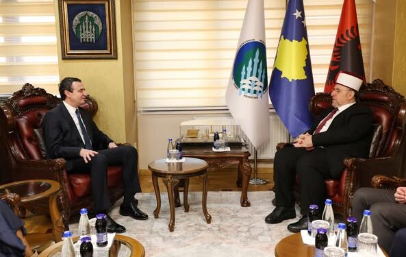 Kurti takon myftiun Tërnava, përgëzon BIK-un për ruajtjen e harmonisë fetare dhe kombëtare