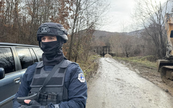 Vazhdojnë bastisjet policore në rajonin e Zubin Potokut