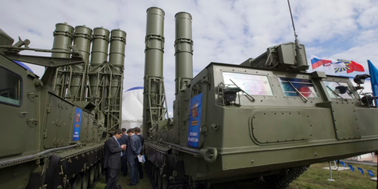 Trupat ruse në Siri kanë mungesë ushqimi dhe uji, thotë Ukraina