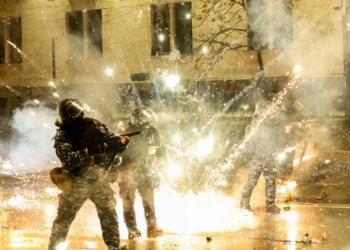 Arrestime e rrahje që katër net në protestat në Gjeorgji