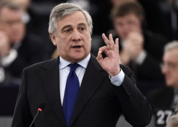 Antonio Tajani vjen në Kosovë, viziton KFOR-in italian për Krishtlindje