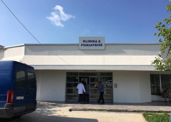 Dy pacientë ikin nga Psikiatria në Prishtinë