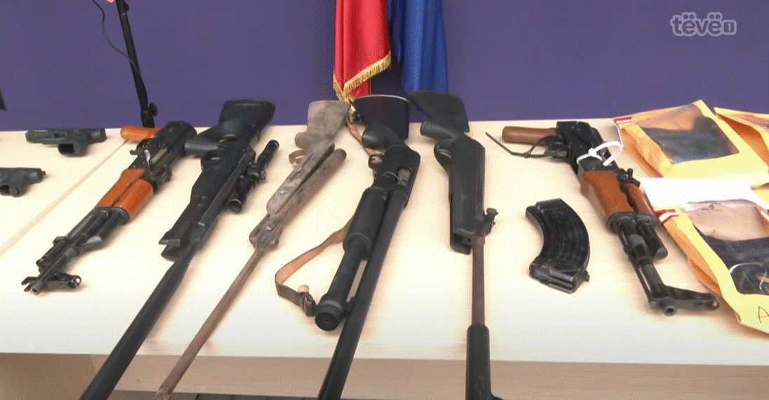 Shkatërrohet grupi kriminal për trafikim me armë nga Kosova në Shqipëri, arrestohen 20 persona