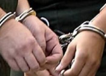 Arrestohen një e mitur dhe një 23-vjeçar të dyshuar për grabitje në Mitrovicë