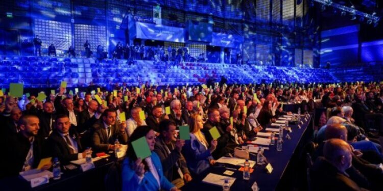 LDK-ja dorëzon listën e kandidatëve për deputetë në KQZ