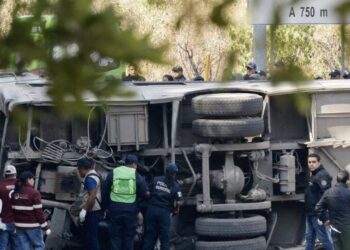 Përplaset autobusi me kamion në Meksikë, 8 persona vdesin e 27 lëndohen