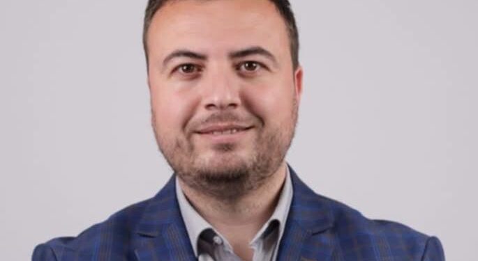 Familja shqiptare në kontekstin e traditës dhe modernitetit