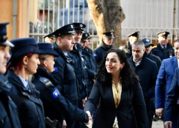 Osmani pas vizitës në veri: Policët ishin mbrojtësit e palëkundur të sovranitetit të Kosovës