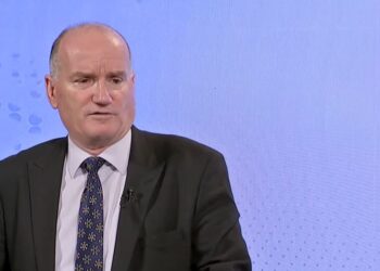 Çollaku tregon nëse Vuçiq mund të inskenojë skenare në Kosovë pas protestave kundër tij në Beograd