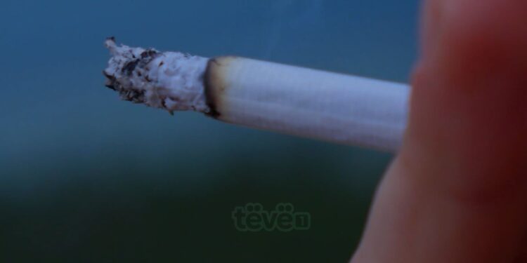 Pirja e duhanit po vazhdon në ambiente të mbyllura