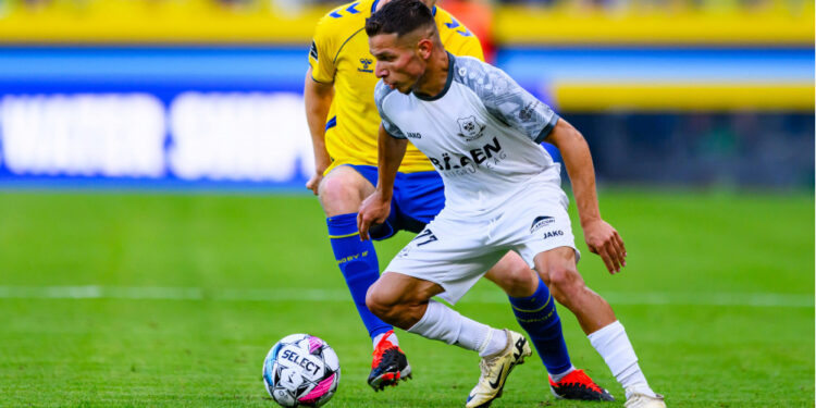 Gashijani drejt Viktoria Plzenit