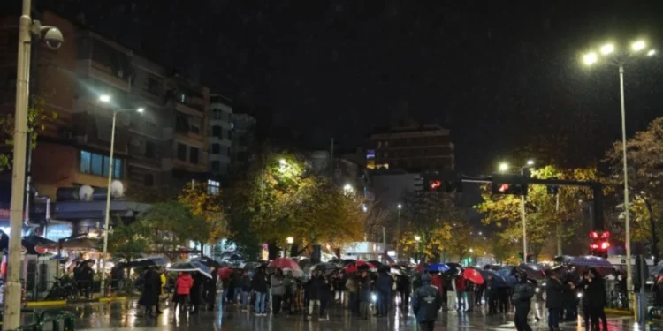 Protesta e opozitës në Tiranë, çfarë ndodhi?