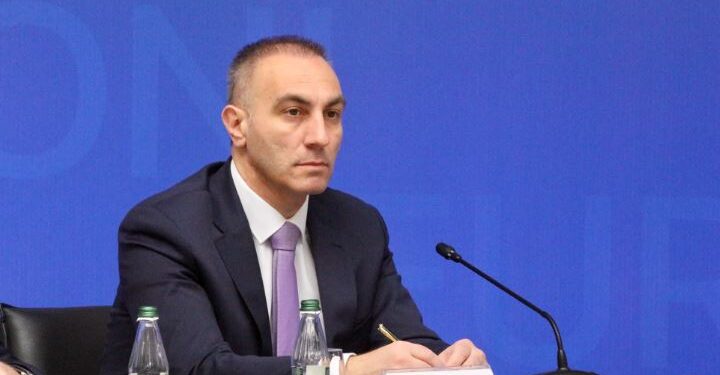 Policia bastis shtëpinë e Artan Grubit