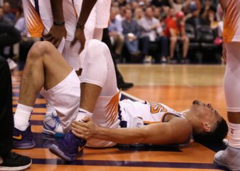 Booker mungesë e madhe për Phoenix, mungon dhe ndaj Denverit