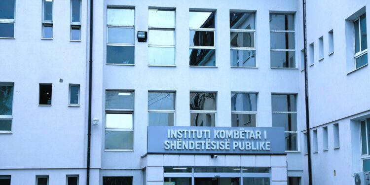 IKSHPK: Uji nga kanali i Ibër-Lepencit është i pijshëm