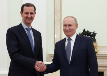 Bashar Al-Assad mbërrin bashkë me familjen në Rusi