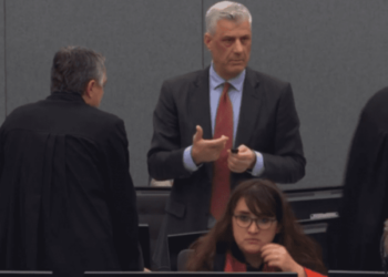 Thaçi reagon pasi i lexohen deklaratat ku supozohej që përgjegjës për komunikatat e UÇK-së ishte Bashota