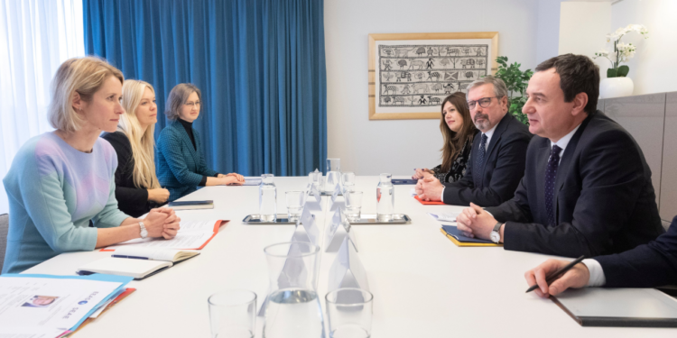 Kallas: Mirëprita gatishmërinë e Kurtit e Vuçiqit për të bashkëpunuar për sulmin terrorist në Ibër-Lepenc