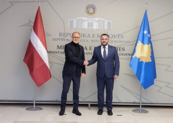 Maqedonci dhe Spruds diskutojnë për sigurinë në Kosovë