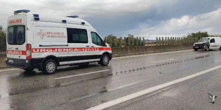 Aksident në Lushnjë, vdes një person