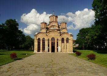 Largohet nga Manastiri i Graçanicë një serbe shtetase e Mali të Zi, rasti iniciohet si “person i zhdukur”