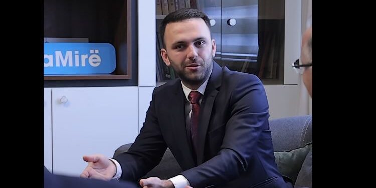 Djali i Jakup Krasniqit i bashkohet PDK-së, garon për deputet