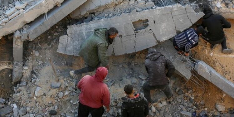 Izraeli bombardon dy shtëpi në Gaza, vriten 12 palestinezë