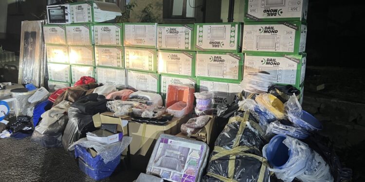 Policia kap 573 artikuj në vlerë rreth 20 mijë euro në Han të Elezit