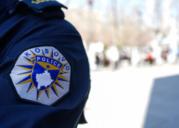 Sulmuan zyrtarët policorë, arrestohen dy persona në Podujevë