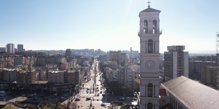 Komuniteti mysliman e katolik pësojnë rënie pas vitit 2011, ortodoksët shënojnë rritje