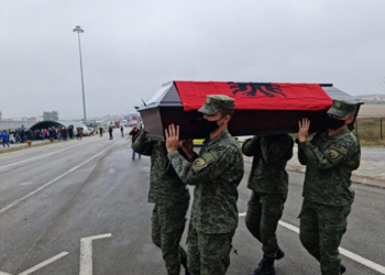 Rivarrosen mbetjet mortore të dy viktimave të luftës, ishin në Listën e Personave të Zhdukur