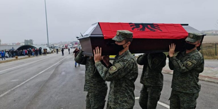 Rivarrosen mbetjet mortore të dy viktimave të luftës, ishin në Listën e Personave të Zhdukur