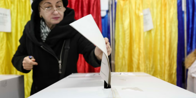 Rumunët votojnë për Parlament të ri
