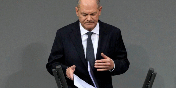 Scholzi e humb votëbesimin, hapet rruga për zgjedhje të reja në Gjermani